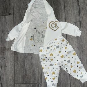 Baby Girl Calvin Klein sweatsuit, size 6-9 months